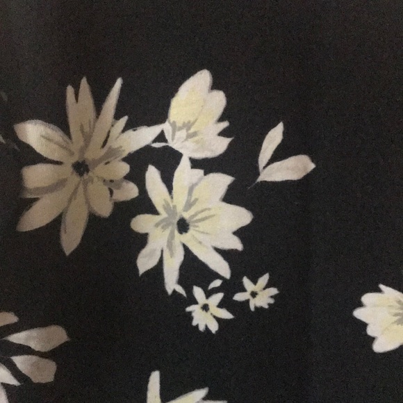 H & M floral sweater - Picture 2 of 5